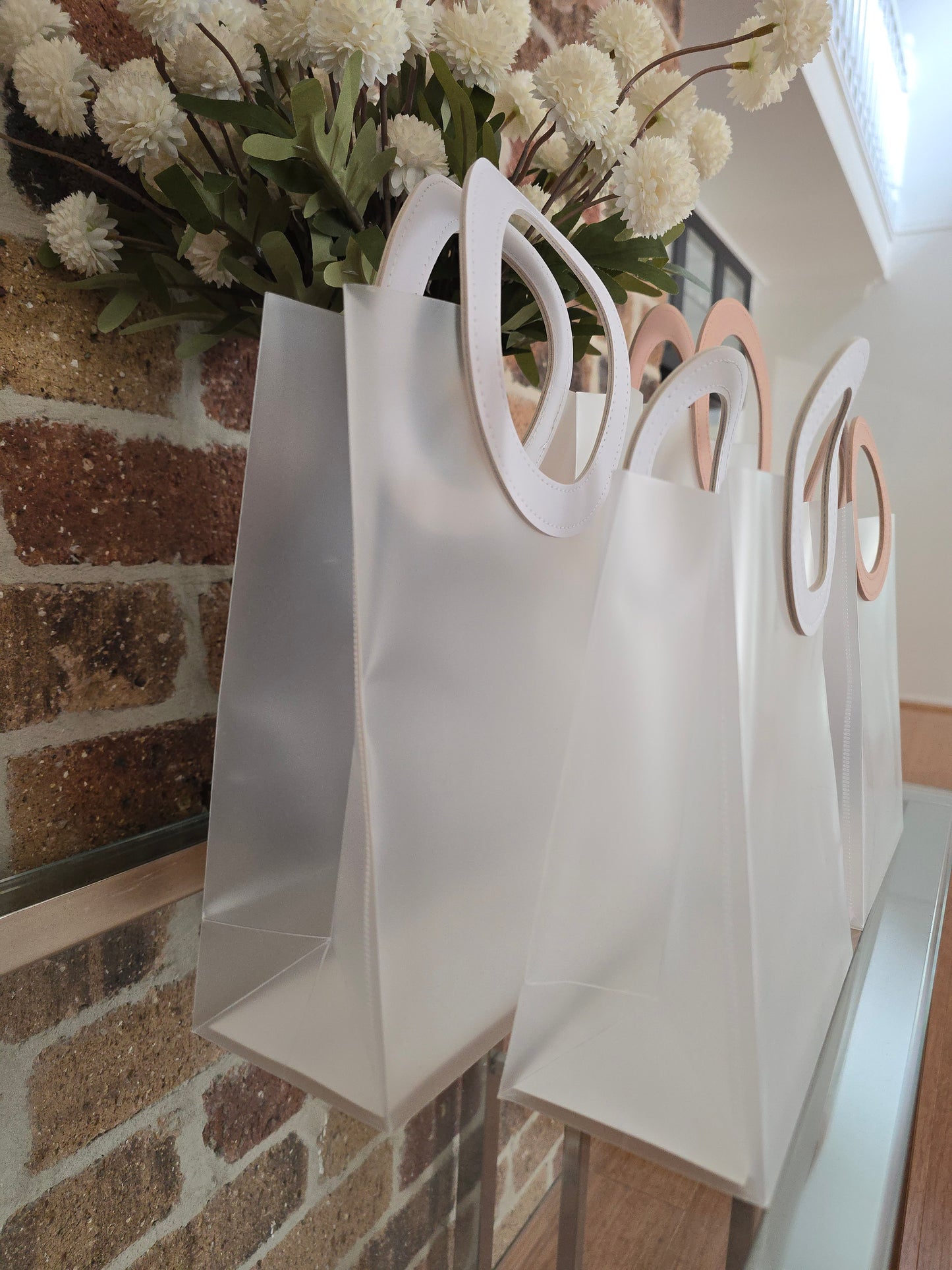 Clear Frosted Round Handle Gift Bags